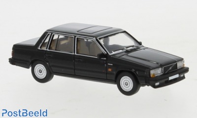 Volvo 740 ~ Black 1984